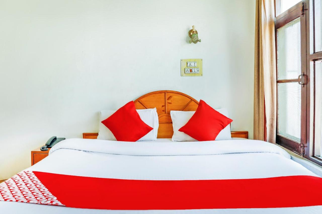 Oyo 72225 Hotel Dilshan Сринагар Экстерьер фото
