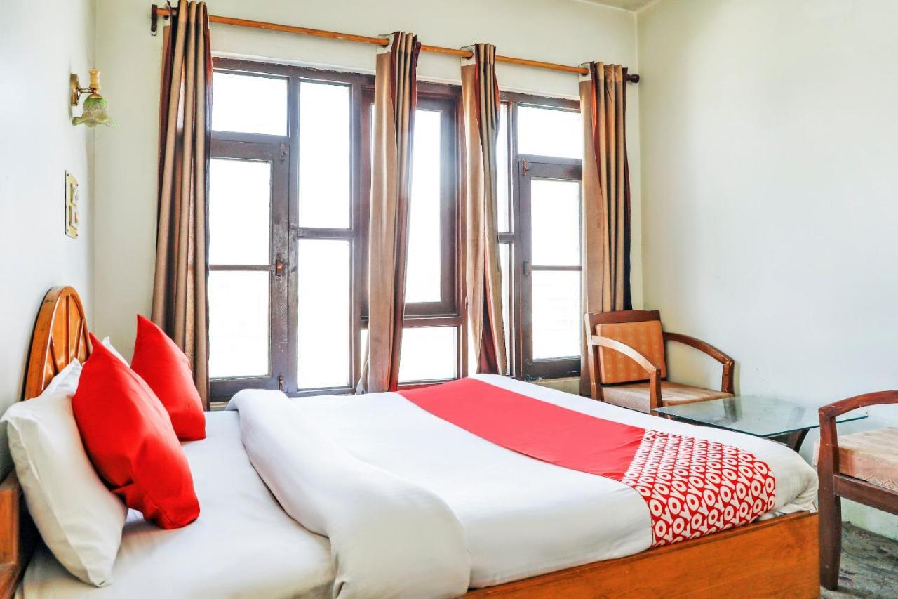 Oyo 72225 Hotel Dilshan Сринагар Экстерьер фото